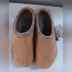 Unisex SIMPLE Brand Leather Tan Mule Clog size 8W 6M